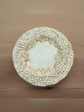 HORCHOW Italy 3D embossed grape and leaf Pattern Salad Plates 8”~SET OF 3
